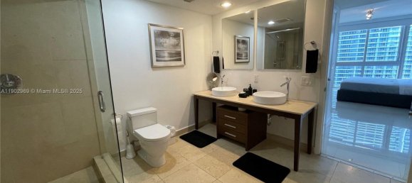 2 chambres propriété commerciale à vendre à Miami, Miami-Dade, Florida, USA № 614864 10