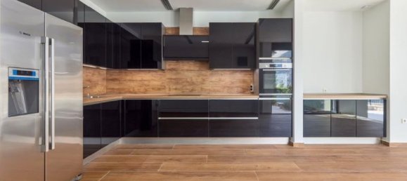 4 bedrooms Commercial property in Kotor, Montenegro No. 108 6