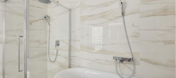 4 bedrooms Commercial property in Kotor, Montenegro No. 108 8