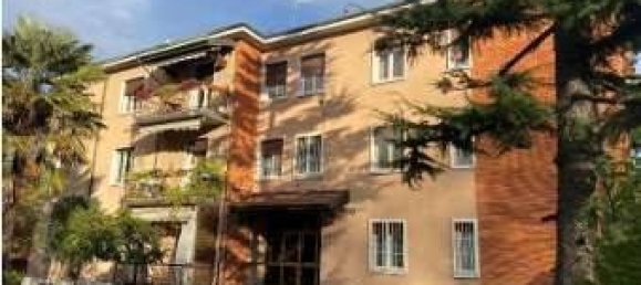 2 bedrooms Apartment in Senago, Italy No. 260815 2