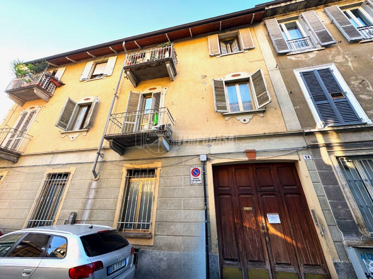 2 rooms Apartment in Turin, Italy No. 33575