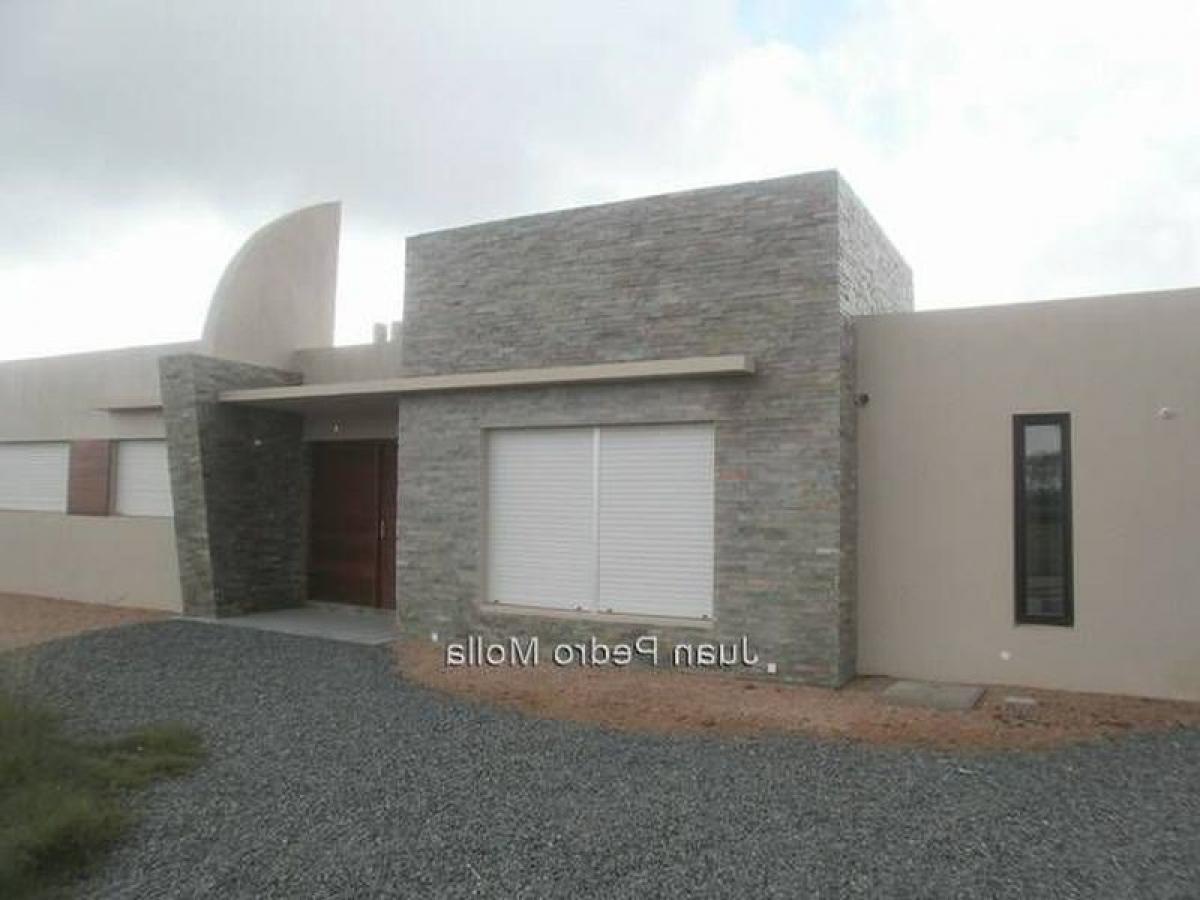 3 bedrooms House in Canelones, Uruguay No. 10581