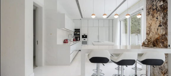 Villa T5 em Dubai, UAE N.º 21102 3