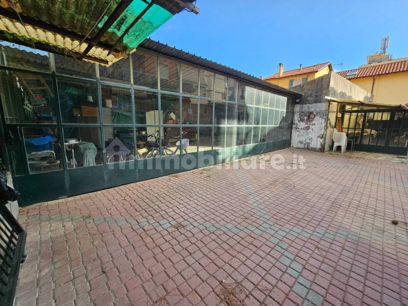 Garage in Bordighera, Italy 187m², Nr. 357408