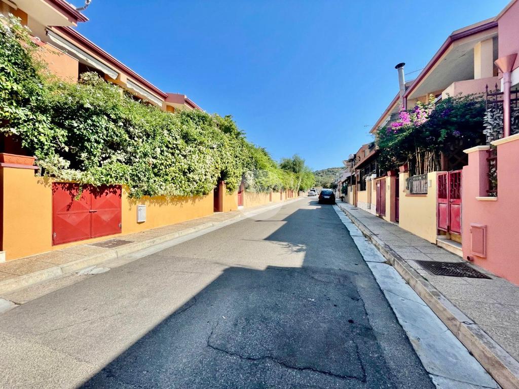 3 bedrooms Villa in Sardinia, Italy No. 356682