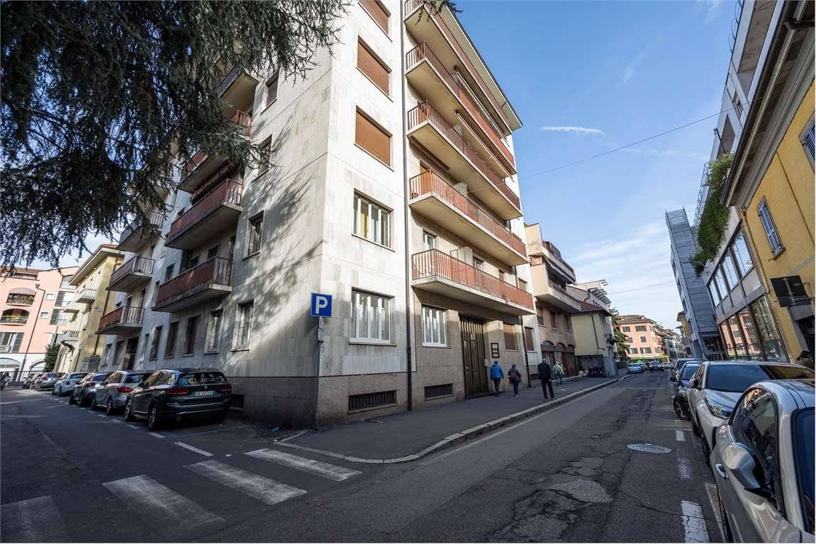 4 bedrooms Penthouse in Varese, Italy No. 163429