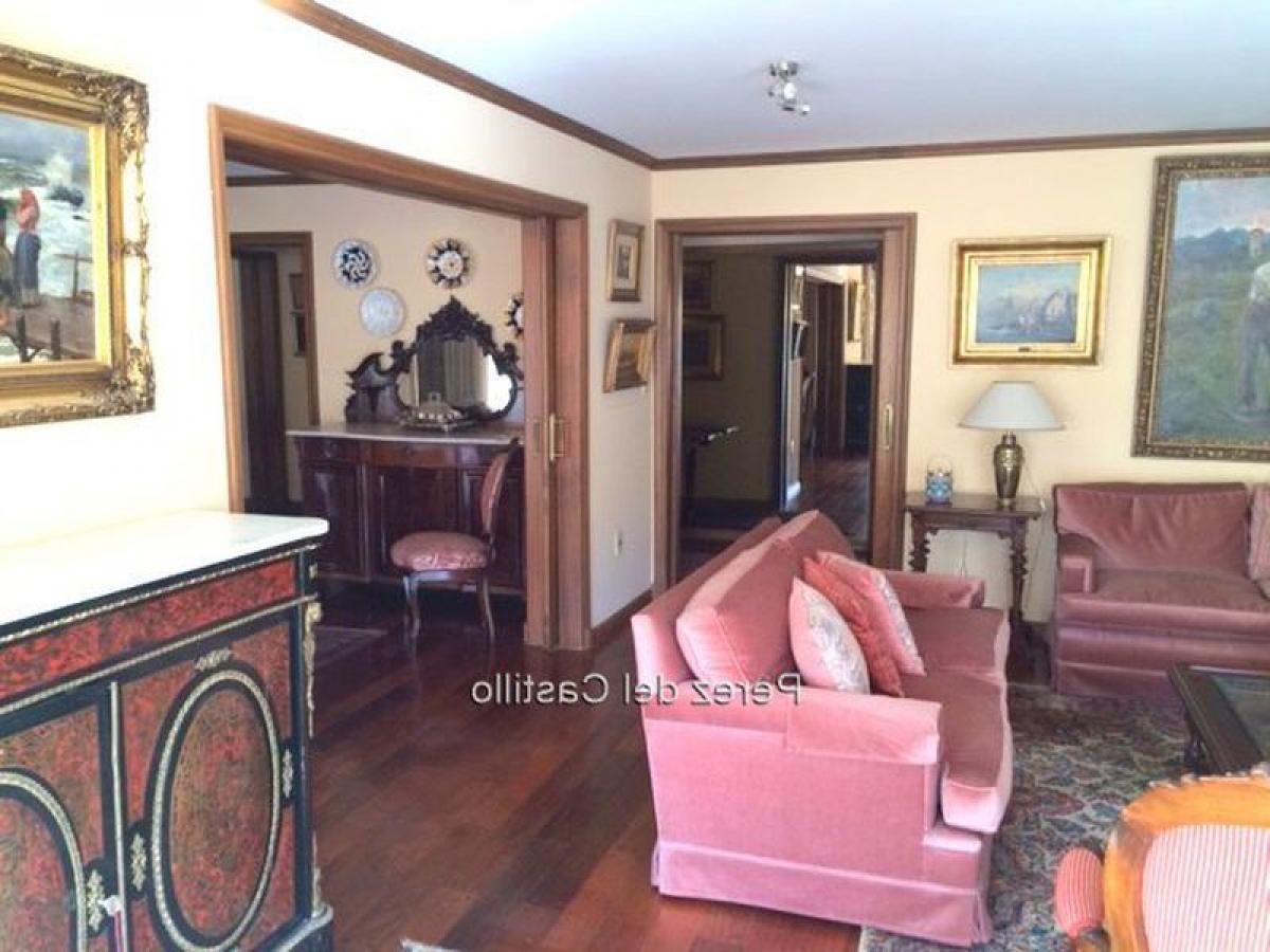 Apartamento de 3 dormitorios en Montevideo, Uruguay No. 7509