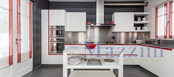 8 rooms Villa in Forte dei Marmi, Italy No. 304290 22