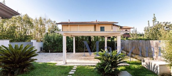8 rooms Villa in Forte dei Marmi, Italy No. 304290 6