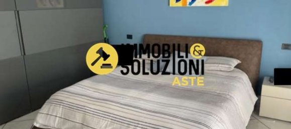 3 rooms Apartment in Vigevano, Italy No. 196889 12