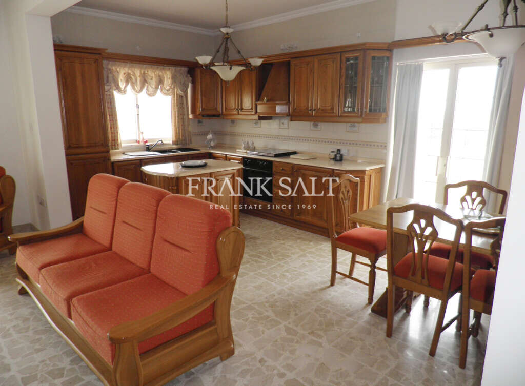 Вилла с 3 спальнями в Сент-Джулианс, Мальта № 6504