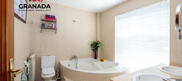 Casa de 4 dormitorios en Cúllar Vega, Spain No. 26269 26