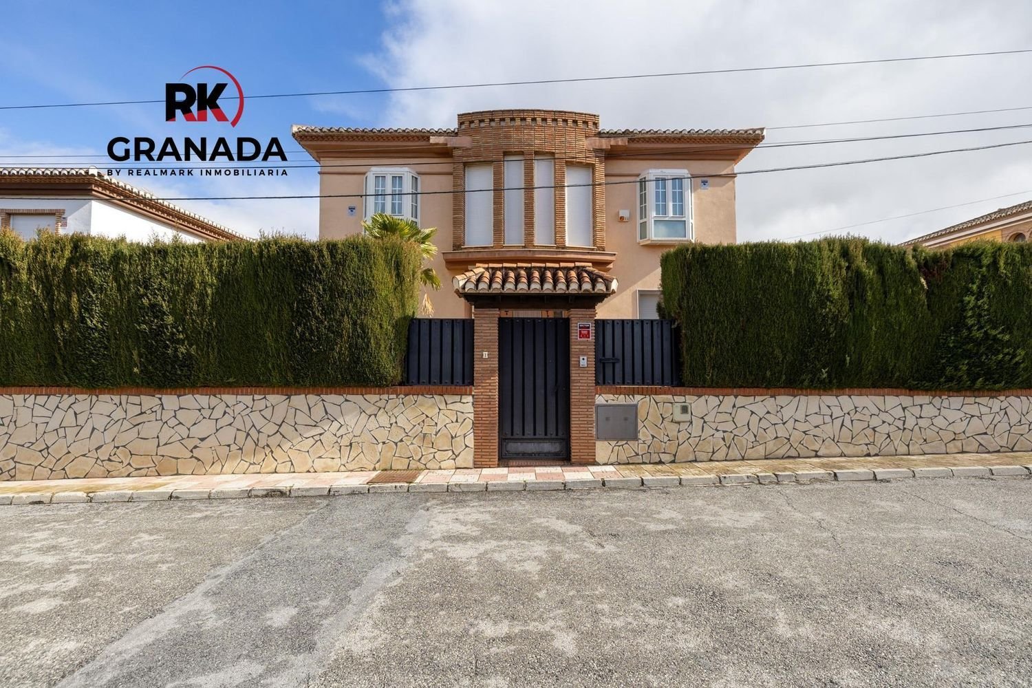 Casa de 4 dormitorios en Cúllar Vega, Spain No. 26269