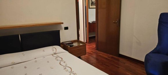 Квартира с 6 комнатами в Фрозиноне, Италия № 166446 9