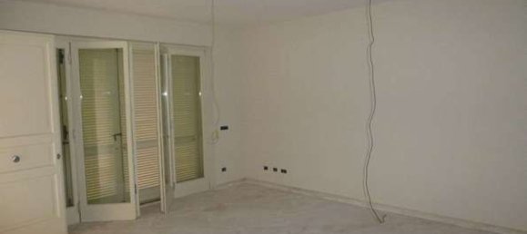 6 rooms Villa in Forte dei Marmi, Italy No. 129543 4