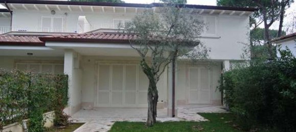 6 rooms Villa in Forte dei Marmi, Italy No. 129543 7