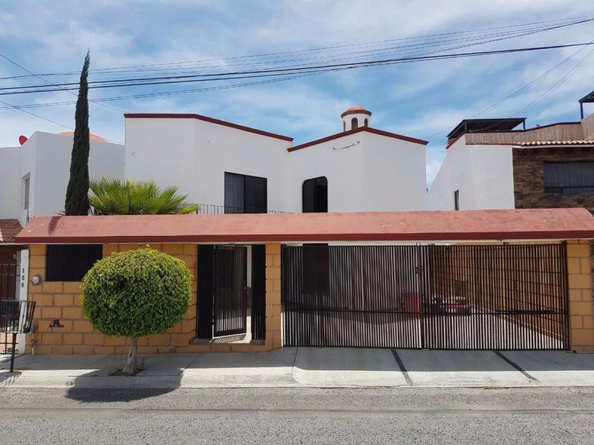 4 bedrooms House in Queretaro, Mexico No. 172110