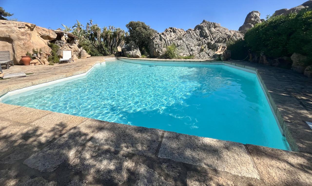 Вилла с 5 комнатами в Ольбия, Италия № 233876