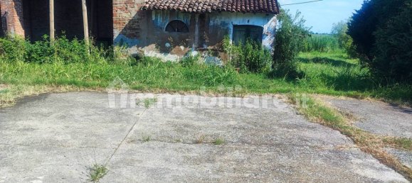 3 bedrooms House in Viadana, Italy No. 303475 7