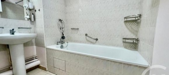 1 bedroom Apartment in Pontoise, France No. 307620 3