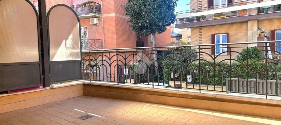 3 rooms Apartment in Rome, Italy No. 34097 3