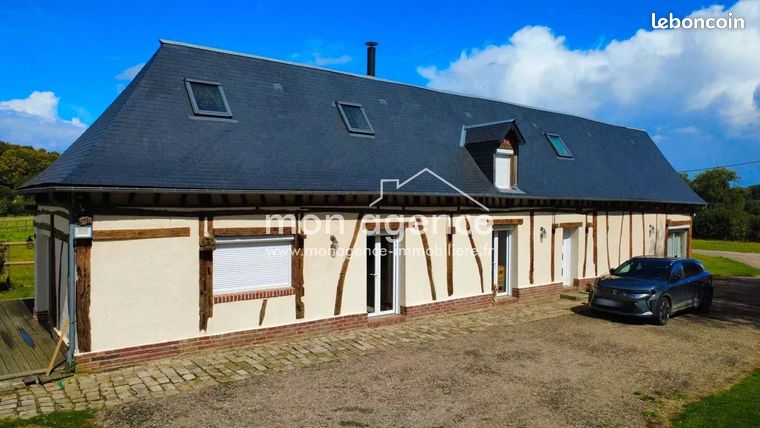 3 bedrooms Castles in Buchy, France No. 359954