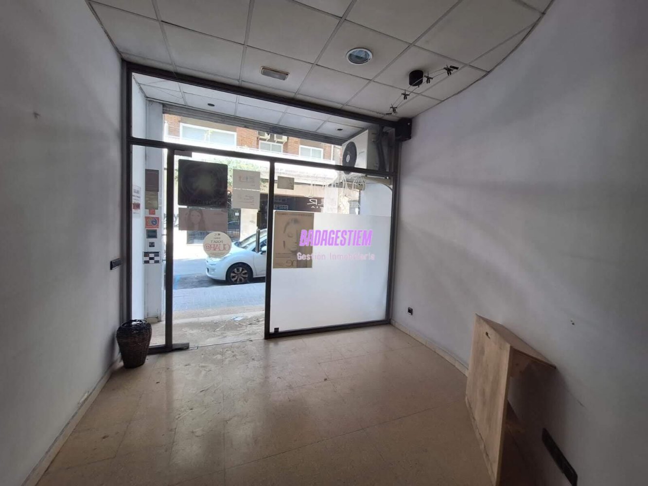 Imóvel comercial em Badalona, Spain 150 m² N.º 112462