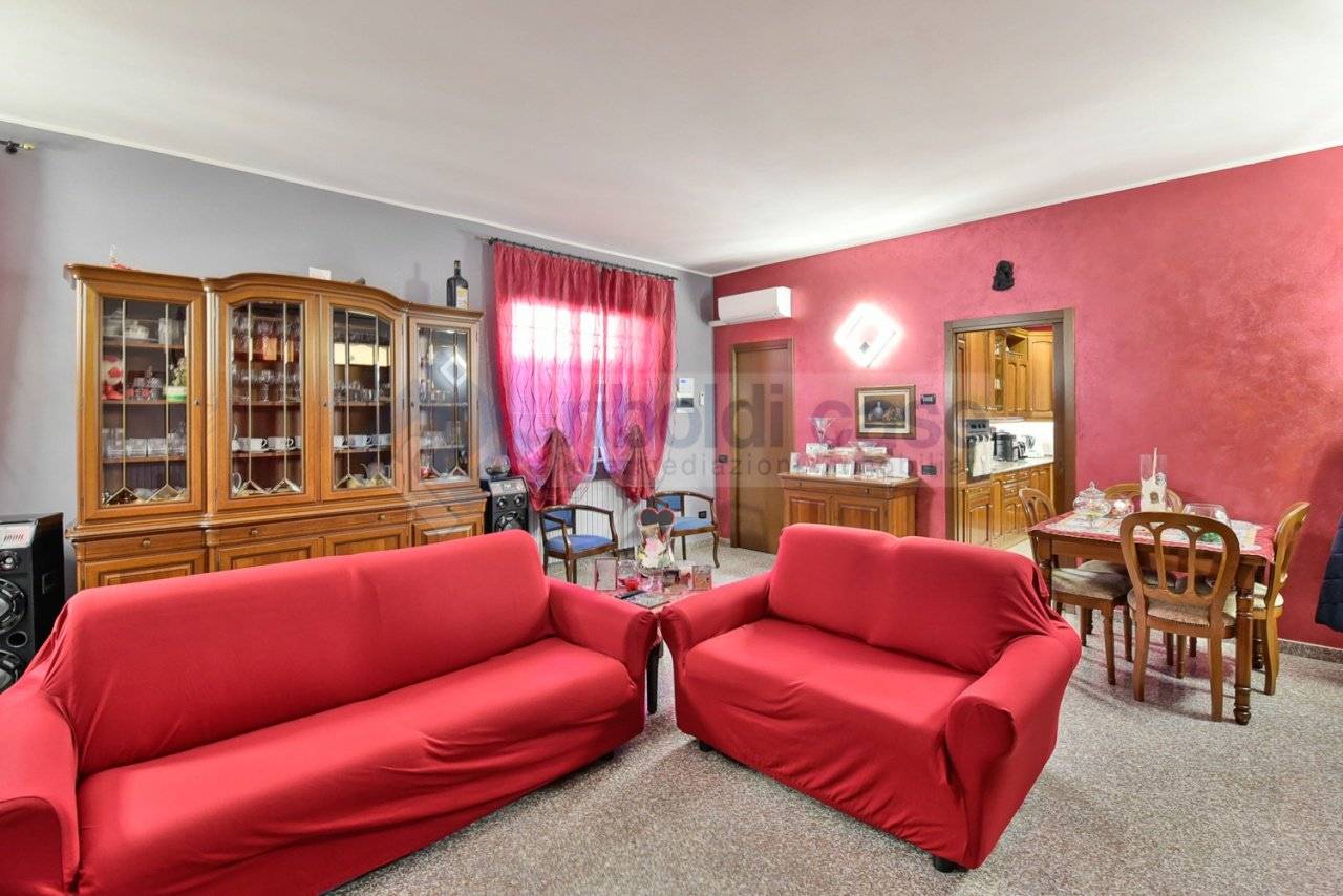 Apartamento T2 em Cesano Maderno, Italy N.º 163417