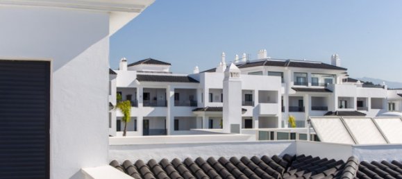 3 bedrooms Apartment in Estepona, Spain No. 4573 24