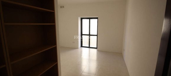 4 غرف نوم شقة في Sliema, Malta رقم 8544 8