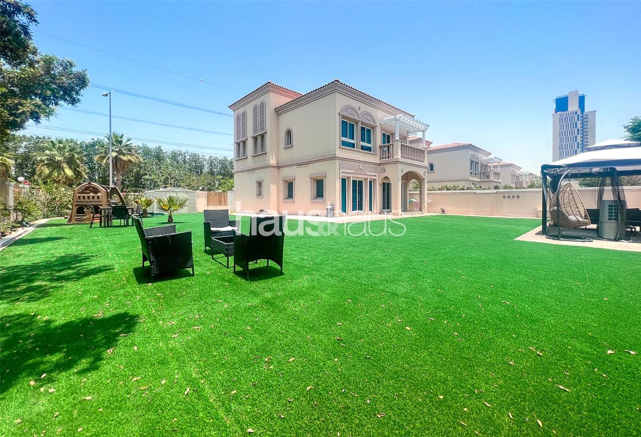 Villa T2 em Jumeirah Village Triangle, UAE N.º 99779