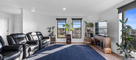 4 bedrooms House in Leongatha, Australia No. 599 12