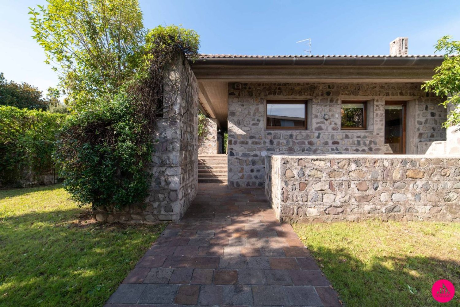 5 bedrooms Villa in Udine, Italy No. 389352