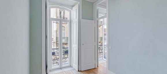 3 bedrooms Apartment in Lisbon, Portugal No. 128169 2