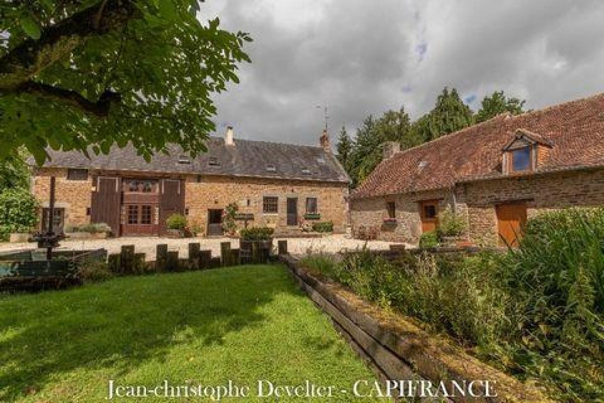 Casa T4 em Gorron, France N.º 28108