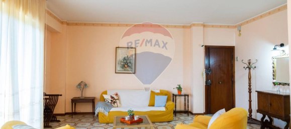 4 rooms Apartment in Catania, Italy No. 11609 3