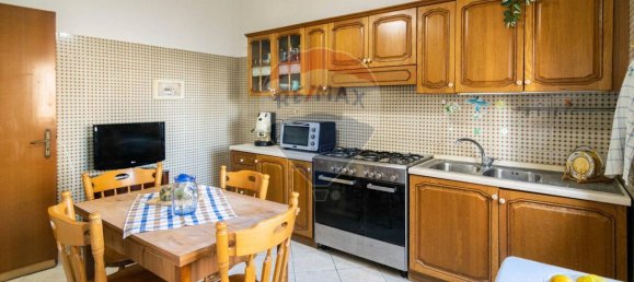 4 rooms Apartment in Catania, Italy No. 11609 10