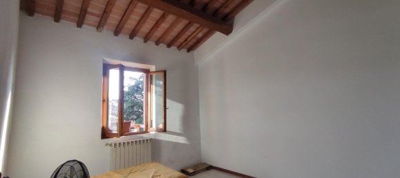 4 rooms Apartment in Borgo San Lorenzo, Italy No. 80471 8