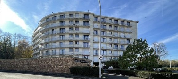 4 bedrooms Apartment in Dreux, France No. 86570 9