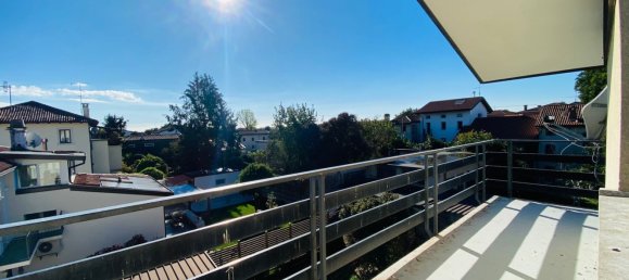 10 rooms House in Udine, Italy No. 96078 3