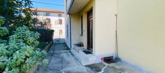 10 rooms House in Udine, Italy No. 96078 19