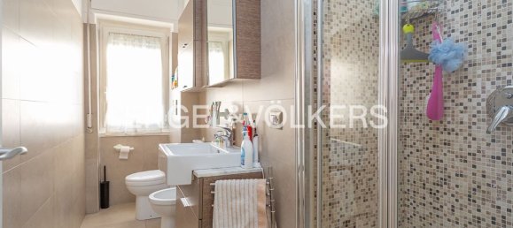 4 bedrooms Apartment in Rome, Italy No. 317175 13