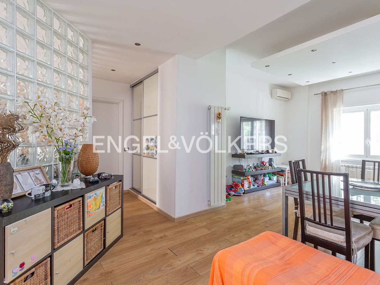 4 bedrooms Apartment in Rome, Italy No. 317175