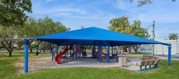 2 Schlafzimmer Gewerbliche Immobilien in Miami, USA, Nr. 614718 11