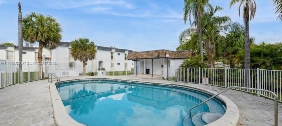2 Schlafzimmer Gewerbliche Immobilien in Miami, USA, Nr. 614718 8