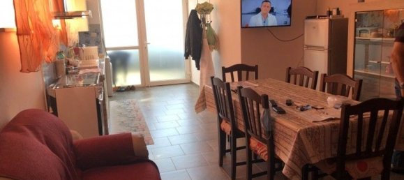 3-salle Appartement à Cupello, Italy No. 231884 12