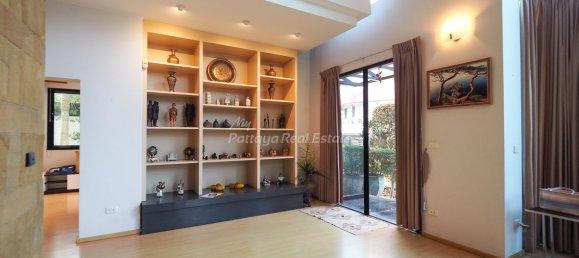 3 bedrooms Cafe / restaurant in Pattaya, Thailand No. 12730 3