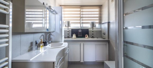 Квартира с 2 спальнями в Тулон, Франция № 350759 8