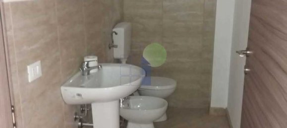 2غرفة مستودع في Livorno, Italy رقم 136682 6