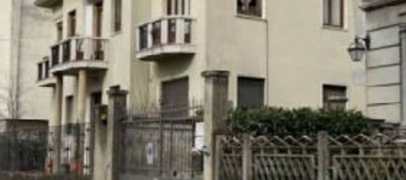 Квартира с 3 комнатами в Виджевано, Италия № 110211 2